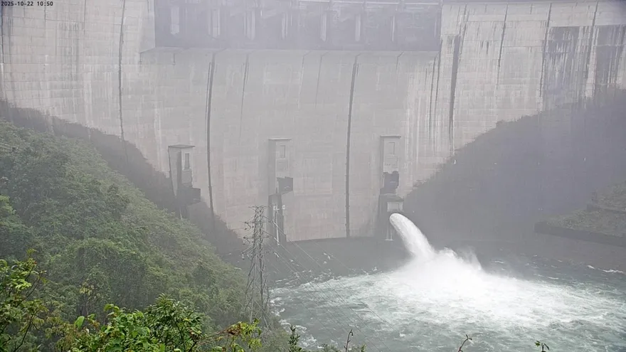 豪雨挹注！翡翠水庫快滿了　12:00起放水「下游防洪留意」