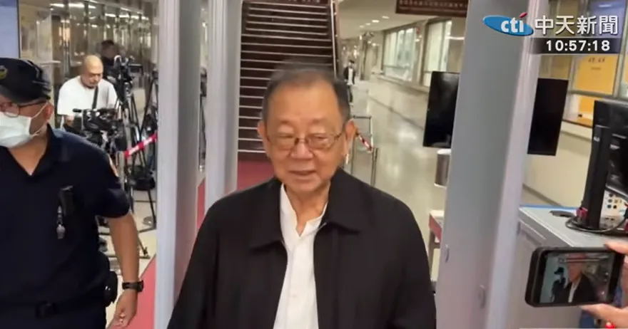 柯文哲、邱復生合作曝光！「數位智慧政黨」自創平台整合小草影音