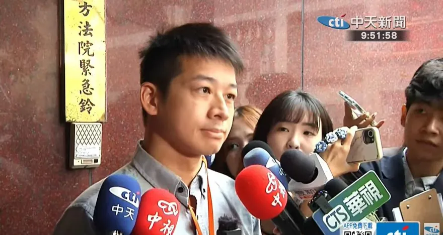 卓冠廷酸聯合政府無所適從　許甫揭賴清德昔日言論：賞老闆巴掌？