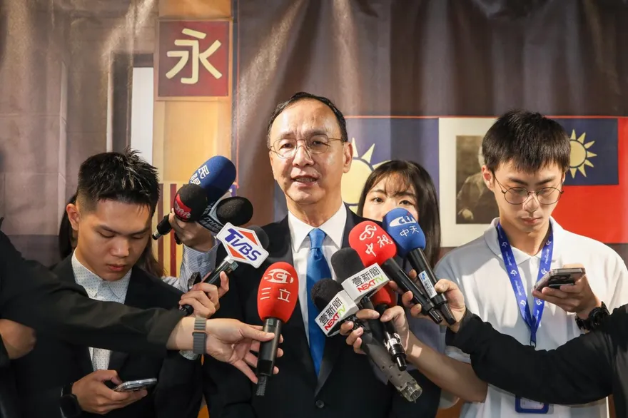 朱立倫給鄭麗文最後提醒「任勞、任怨、最難是任謗」