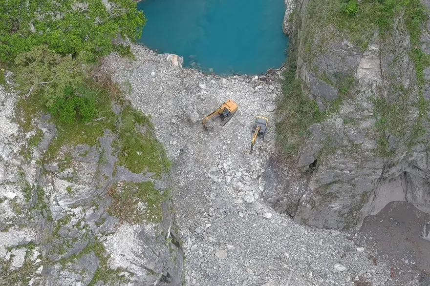 堰塞湖降壩引流道路仍封！花蓮大天祥地區27日繼續停班課