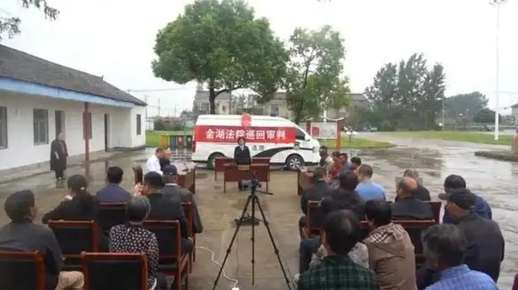 農村廣場開庭！88歲夫妻臥病起訴4子女拒撫養　法院判決出爐