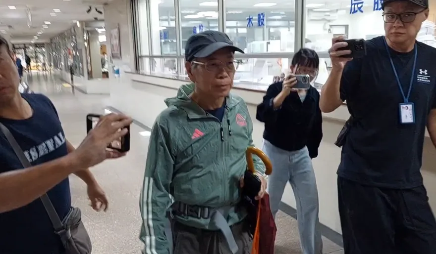 直擊/不想看到「狗仔頭」的張景森現身了！今與柯文哲正面對決