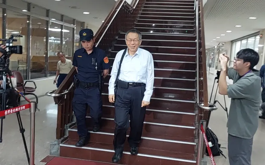 柯文哲當庭向張景森說：你沒選舉　你有選舉你也會坐在這裡