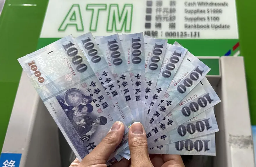 普發1萬「13歲以上」父母不能代領　數發部曝原因：延續前年作法