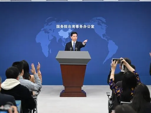 陸四中全會公報沒提「和平統一」　國台辦：決不承諾放棄使用武力