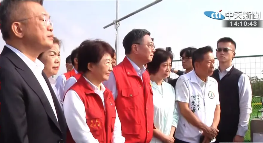 影/盧秀燕陪卓榮泰視察廚餘掩埋場：步調會跟中央一致