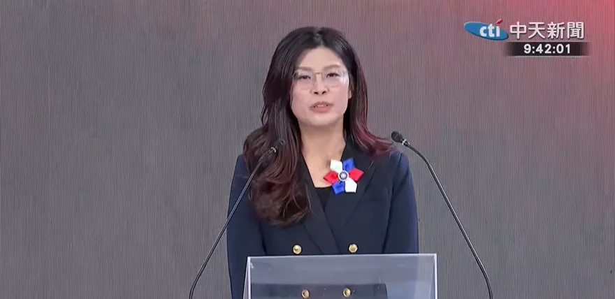 影/鄭麗文就職喊「永遠跟台灣人民站在一起」　馬英九感動爆哭