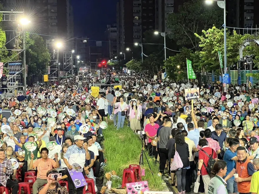 林岱樺岡山造勢3萬人！柯志恩喊「聽聽就好」：有算過椅子