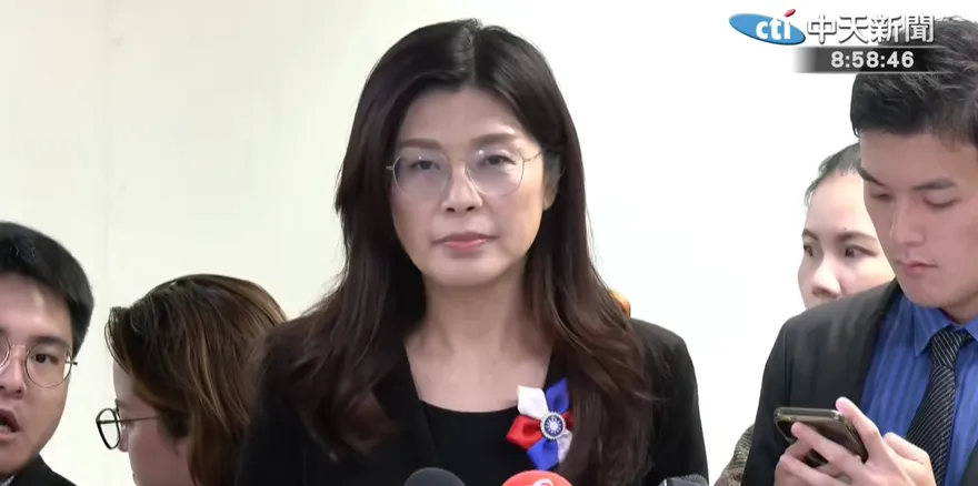 影/鄭麗文上工！接任黨主席後首度主持中評會　4字曝心情