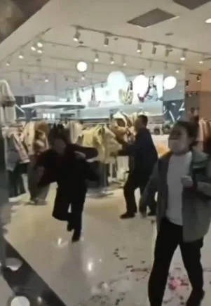 陸知名賣場「胖東來」驚傳砍人！夫妻遭追殺　滿地鮮血觸目驚心