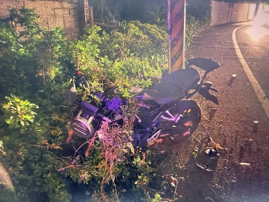 影/3人重機競速悲劇！蘆竹28歲男過彎自摔　腿斷頭部出血慘死