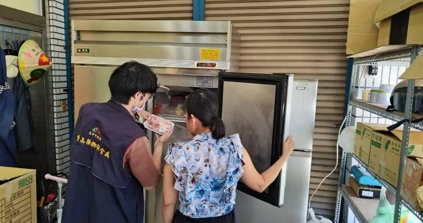 押解豬農兒返家！衛生局採9檢體驗非洲豬瘟　結果均為陰性