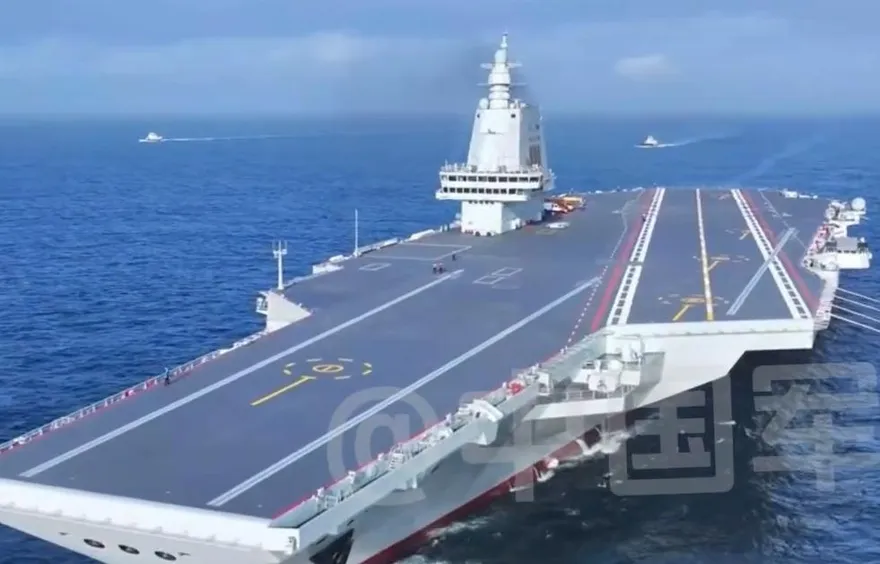 影/陸第三艘航母將入列？官方曝光福建艦海試「高清影像」