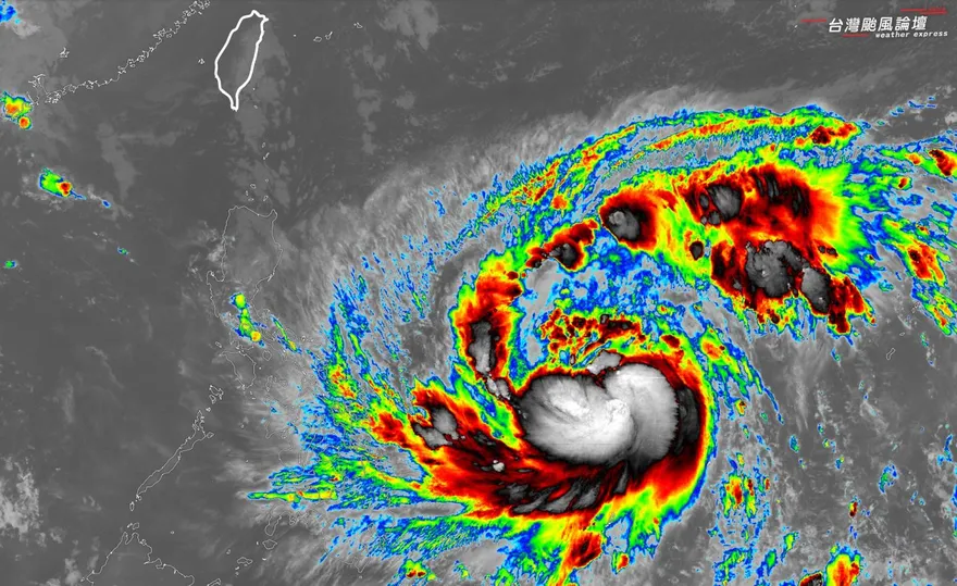 中颱鳳凰對流爆發中！暴風侵襲機率曝　3縣市首當其衝