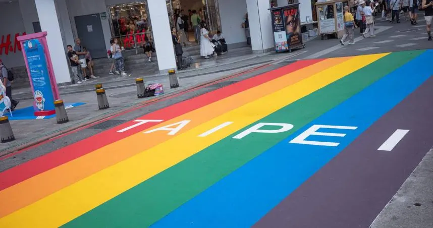 西門町伴手禮店小泡芙「一盒220元」　網看傻：被當盤子