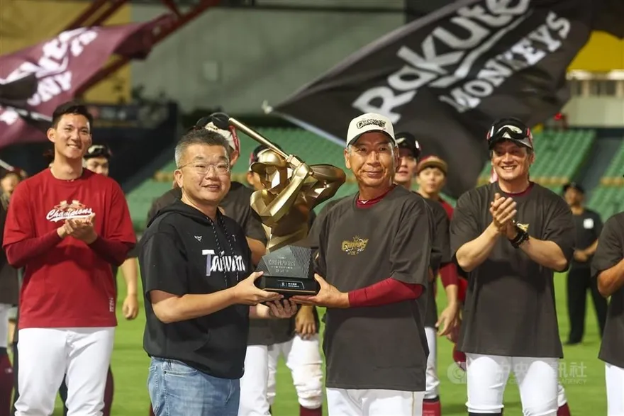 中職/奪冠後卻交出兵符　古久保健二落淚喊：遺憾無法繼續帶領大家