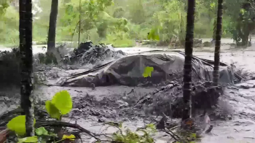 影/馬太鞍便橋遭淹沒！　明利村慘成「泥流漂漂河村」