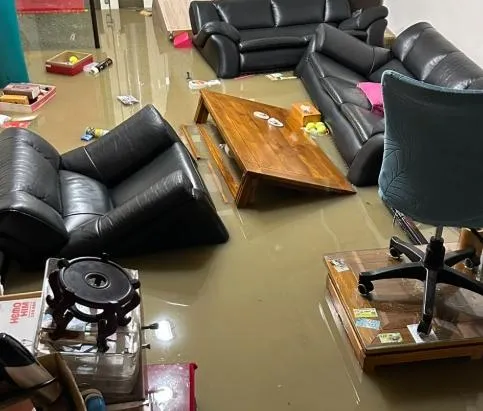 宜蘭15年前「梅姬」噩夢重演！氣象粉專PO家中超慘淹水