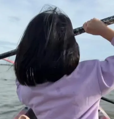 伯朗大道變偉大航道！父女「冬山大湖」划獨木舟買早餐