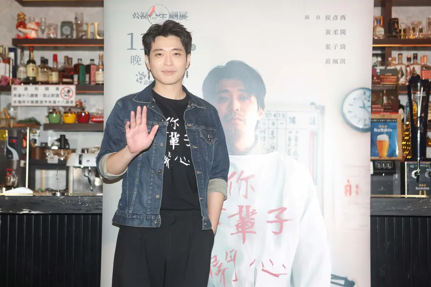 侯彥西看「五官膨脹」往生照超衝擊　探望阿嬤被問「你是誰」嚇呆