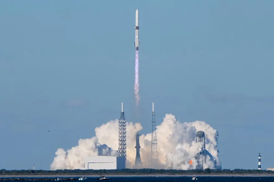 馬斯克緊張了！貝佐斯旗下火箭「新葛倫」昨發射　送衛星上火星