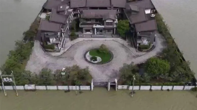 「泉月樓行館」遭爆違建！　業者喊冤：淹怕了才設防水閘門