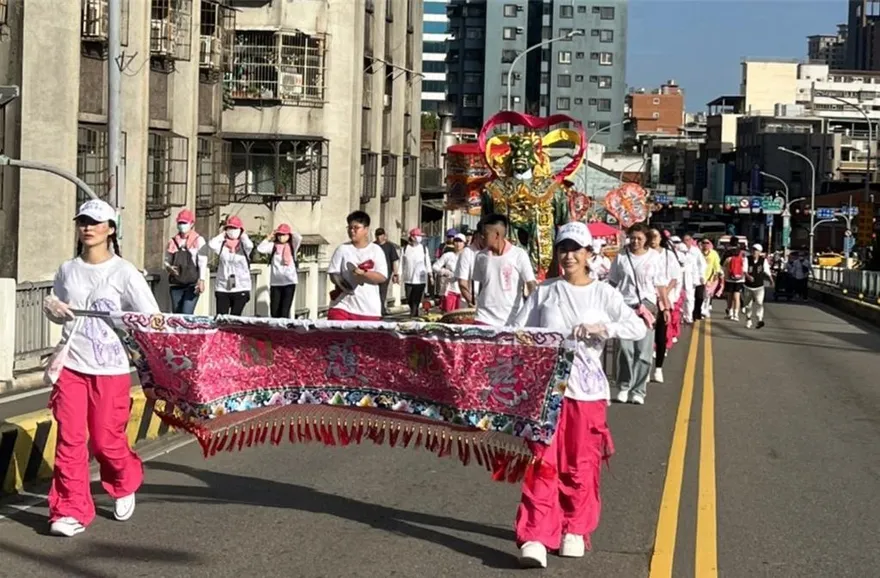 桃園慈護宮媽祖遶境十五街庄　天氣放晴信眾驚呼靈驗