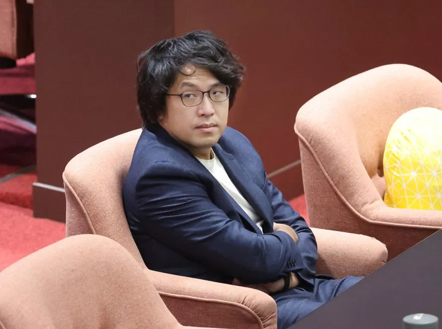 曹興誠又發聲了！「沈伯洋不是媽寶」：北市長投他一票就是投民主自由一票