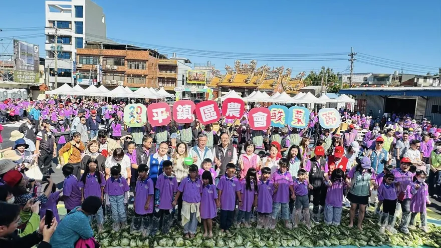 桃園平鎮酸菜節登場　「千人踩酸菜」傳承客家飲食文化