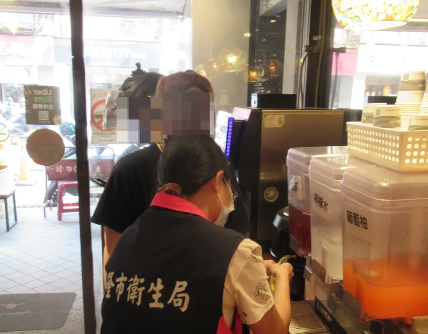 台東六扇門標示「基改玉米筍」被罰！食藥署搖頭：第一次看到