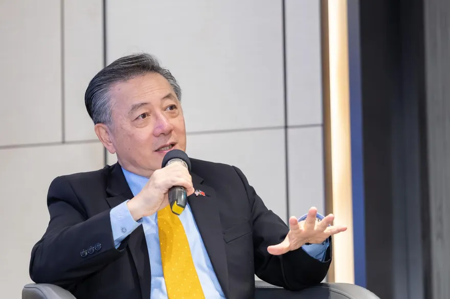 王崑義/軍火商一支喙　糊瘰瘰