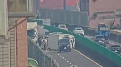 台88線曳引車變換車道釀禍！小貨車翻覆　1人輕傷