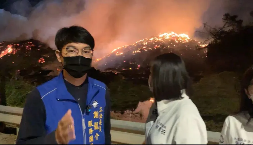 台南後壁垃圾山連燒4天「超級臭」　謝龍介：請黃偉哲拿出魄力