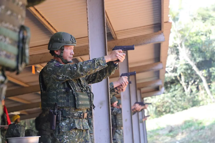 展現臨陣當先精神！陸軍79名高階將官參與戰技競賽