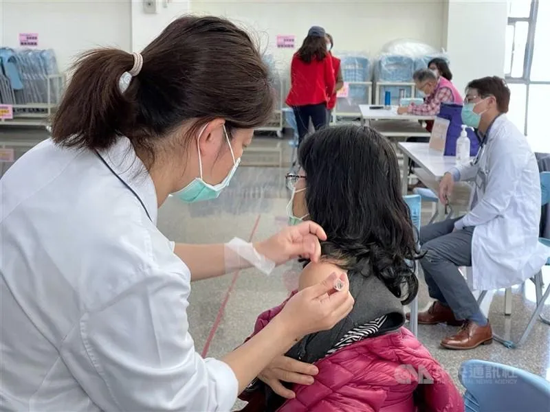 流感增12死25重症　20多歲多男「重症住加護」