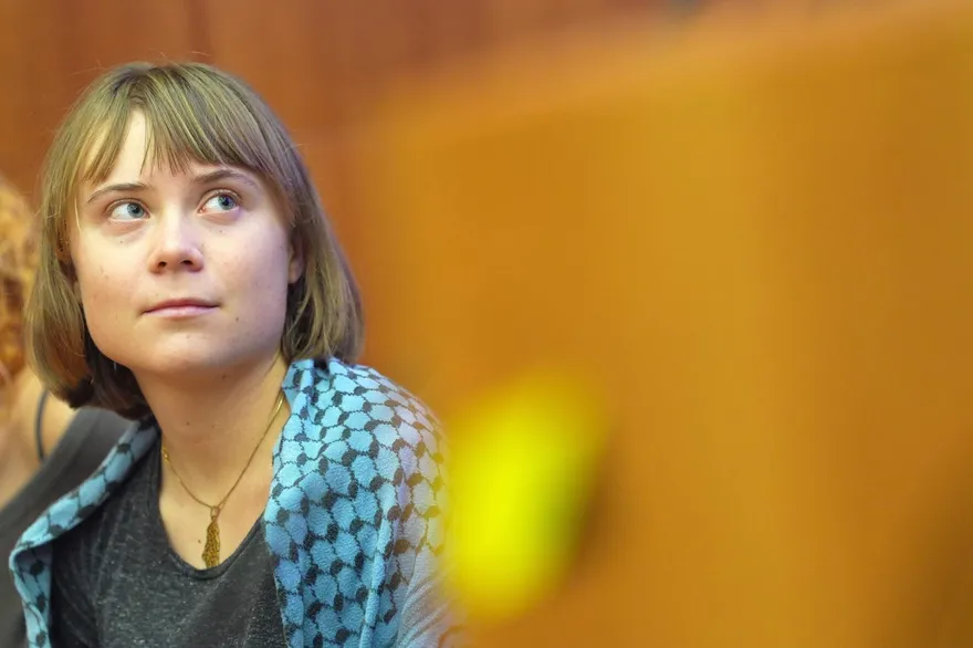 「環保少女」抗議行動染綠運河！義大利政府氣炸下令禁入威尼斯