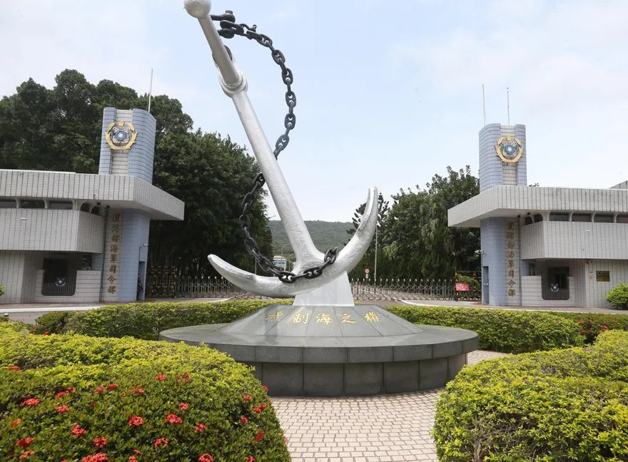 上校飛官揪下屬酒店喝花酒　火速遭拔官調職