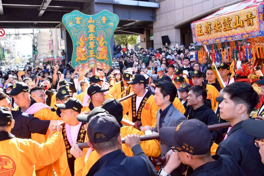 救不回來！青山宮遶境現場「壯年男倒地」宣告不治