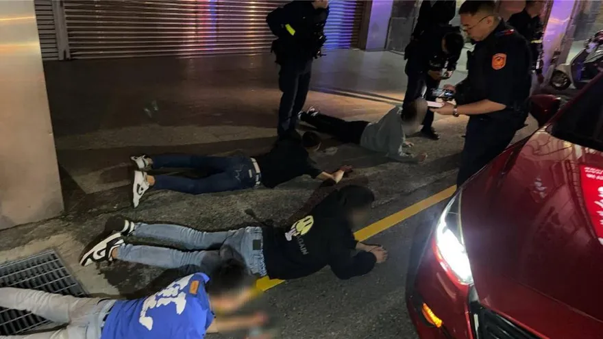 影/城隍保佑！新竹廟前商圈「店員遭砍臟器外露」8煞落網