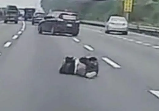 影/國1楠梓段64歲男跳車　竟是與前女友債務協商破局