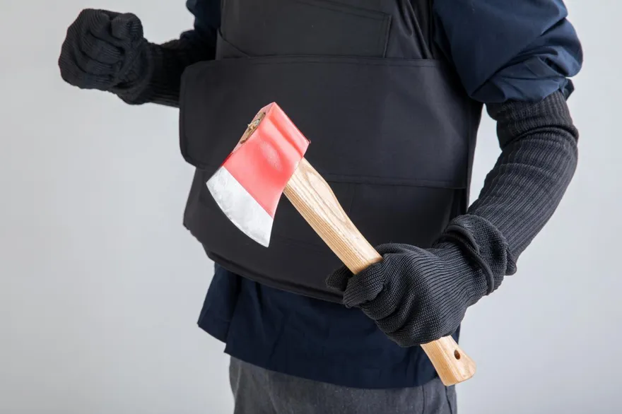 港男持斧公園砍殺陌生老翁　思覺失調稱受「天狼星人」指使