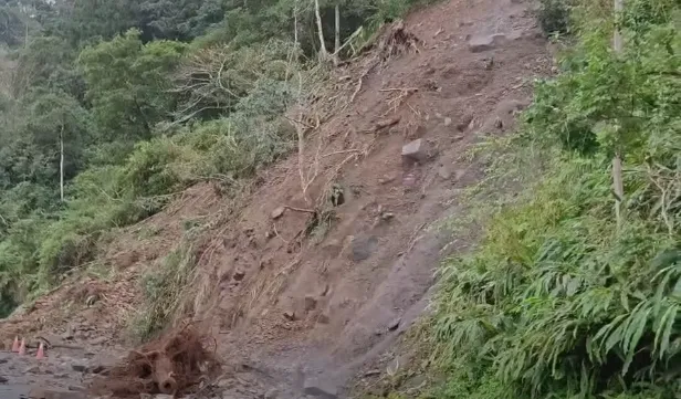 落石掉不停！邊坡恐「持續崩裂」　太平山宣布緊急休園