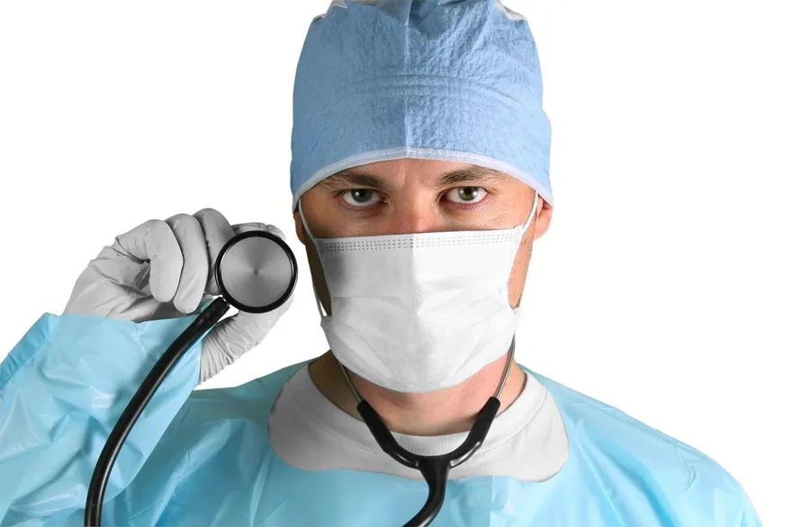 誰來接棒台灣醫療？醫師高齡化加劇　30至39歲醫縮減