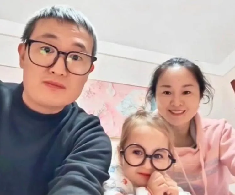 江蘇父母生出金髮碧眼娃？曾以為抱錯　原來阿祖是「斯拉夫人」