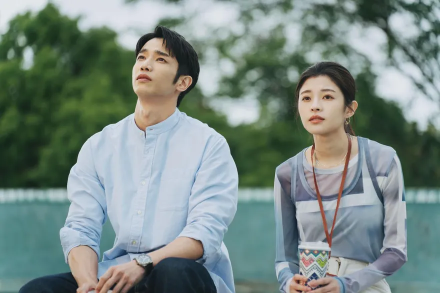 脫衣戲遭刪！劉以豪秒大解放嗑炸雞　詹子萱自爆藏男神「私密照」