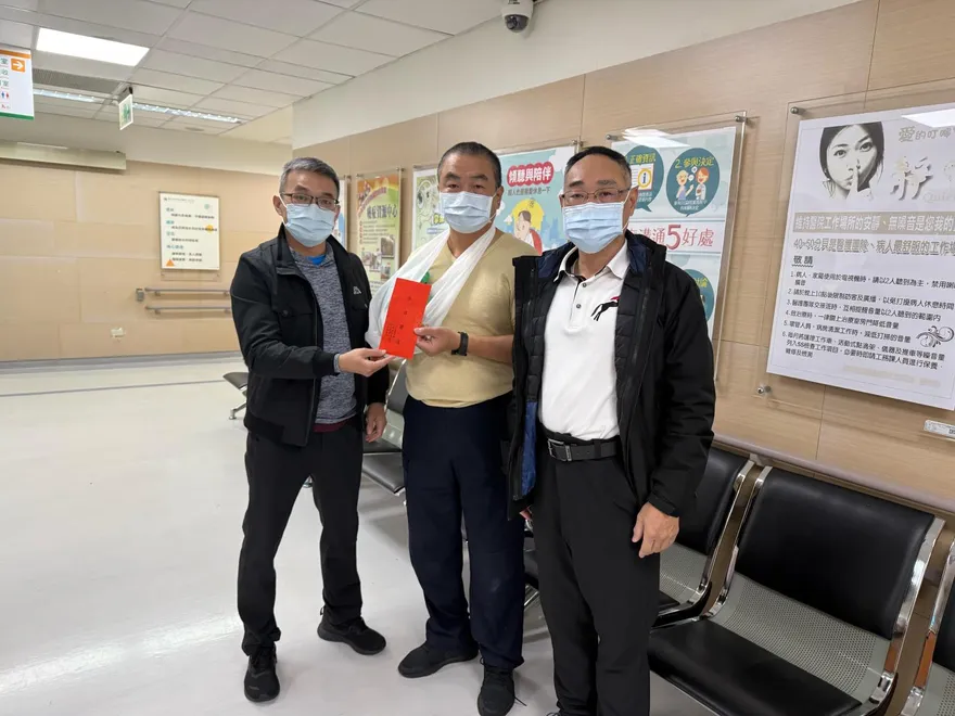 替蕭美琴車隊回報路況！宜蘭警遭撞重傷　北市交警也骨折