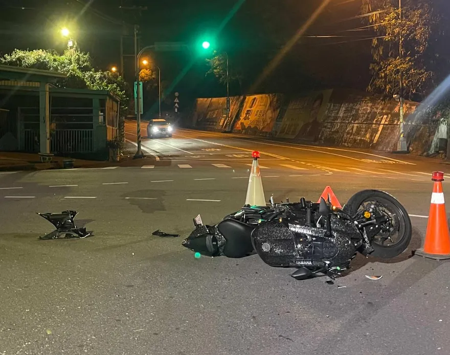 彰化139線重機撞超跑！騎士噴飛左手骨折送醫