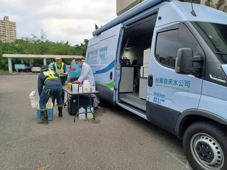 八堵抽水站油汙染影響基隆居民　台水公司檢驗車監測水質
