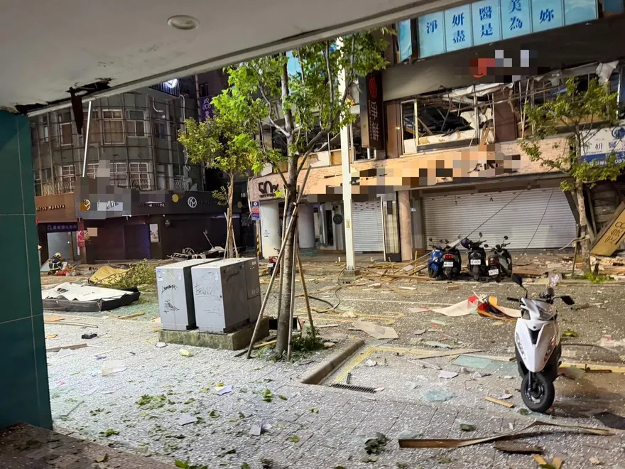 新北定食8氣爆「對街玻璃也震碎」　住戶嚇不敢回家